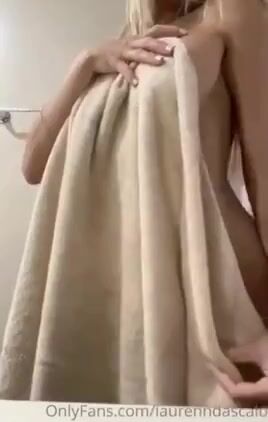 Lauren Descalo bath