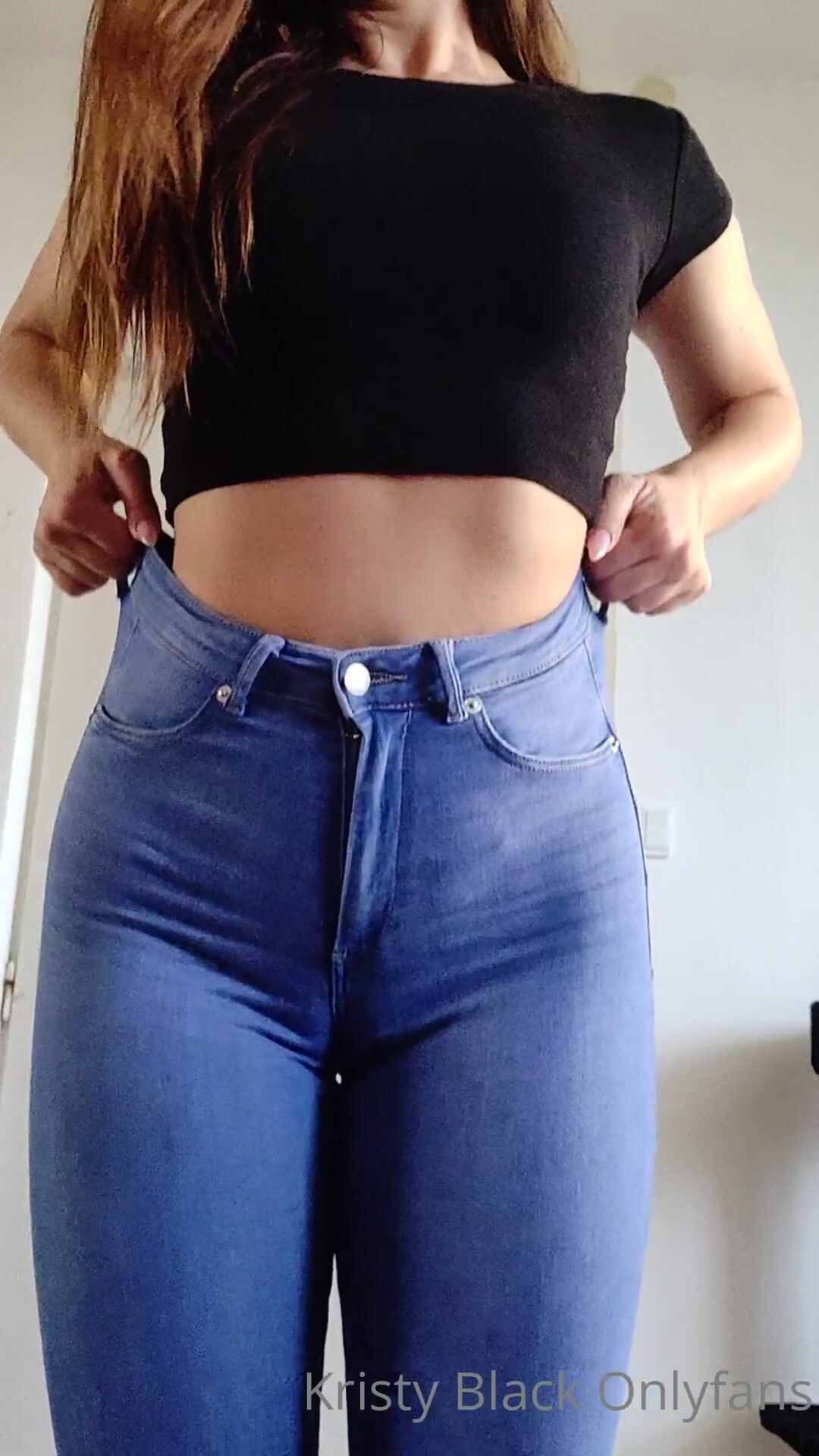 Kristy Black Jiggling into her jeans