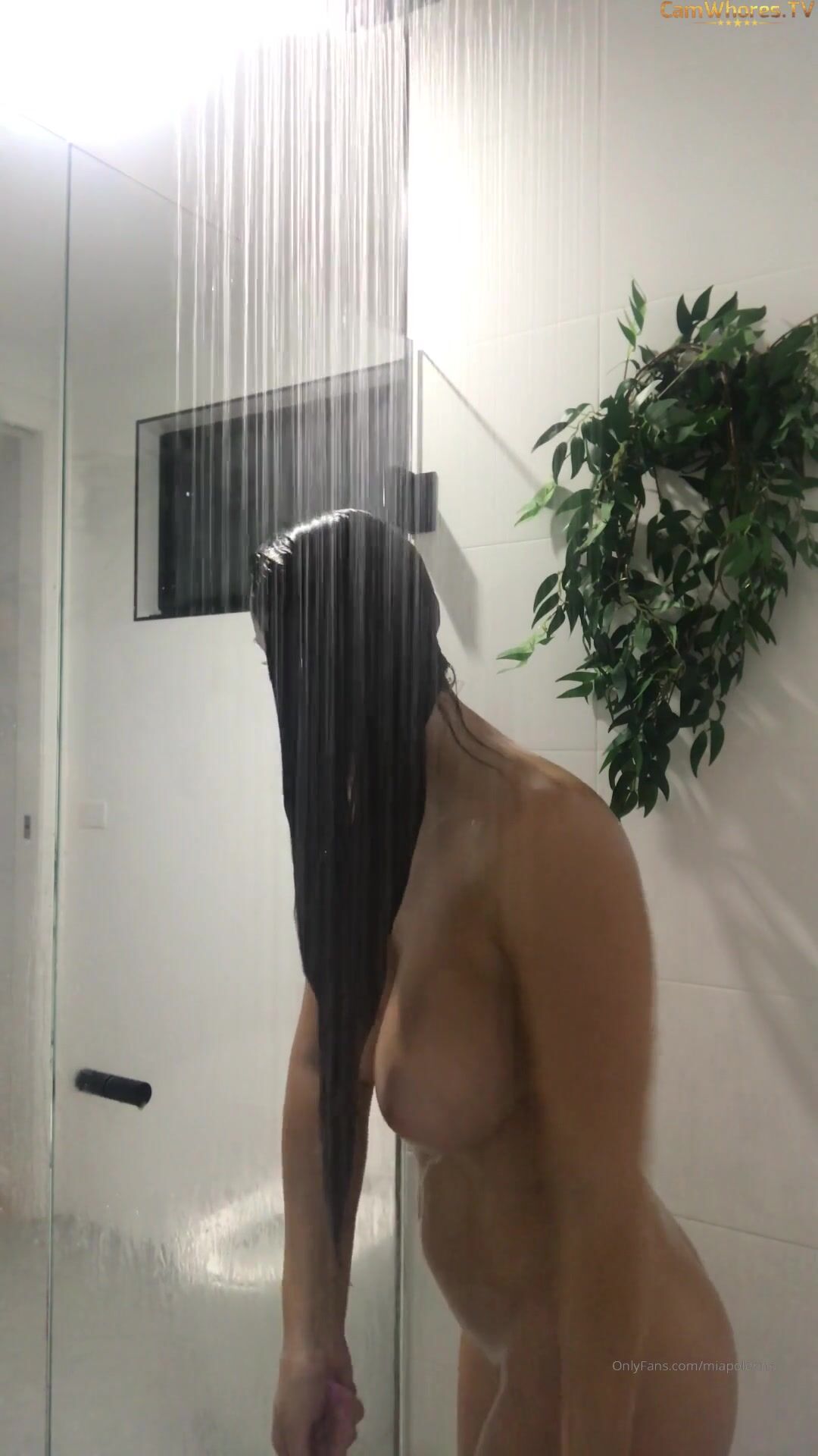 miss australia shower