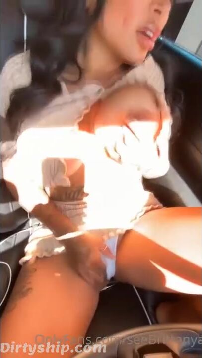 Brittanya Razavi Nude in Public Masturbating In The Car