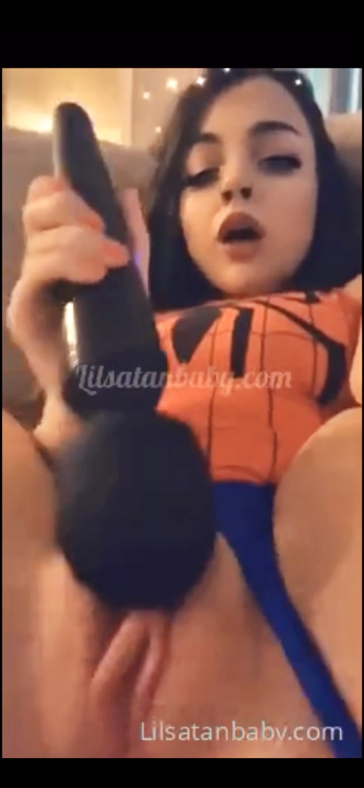Lilsatanbaby cums with hitachi vibrator