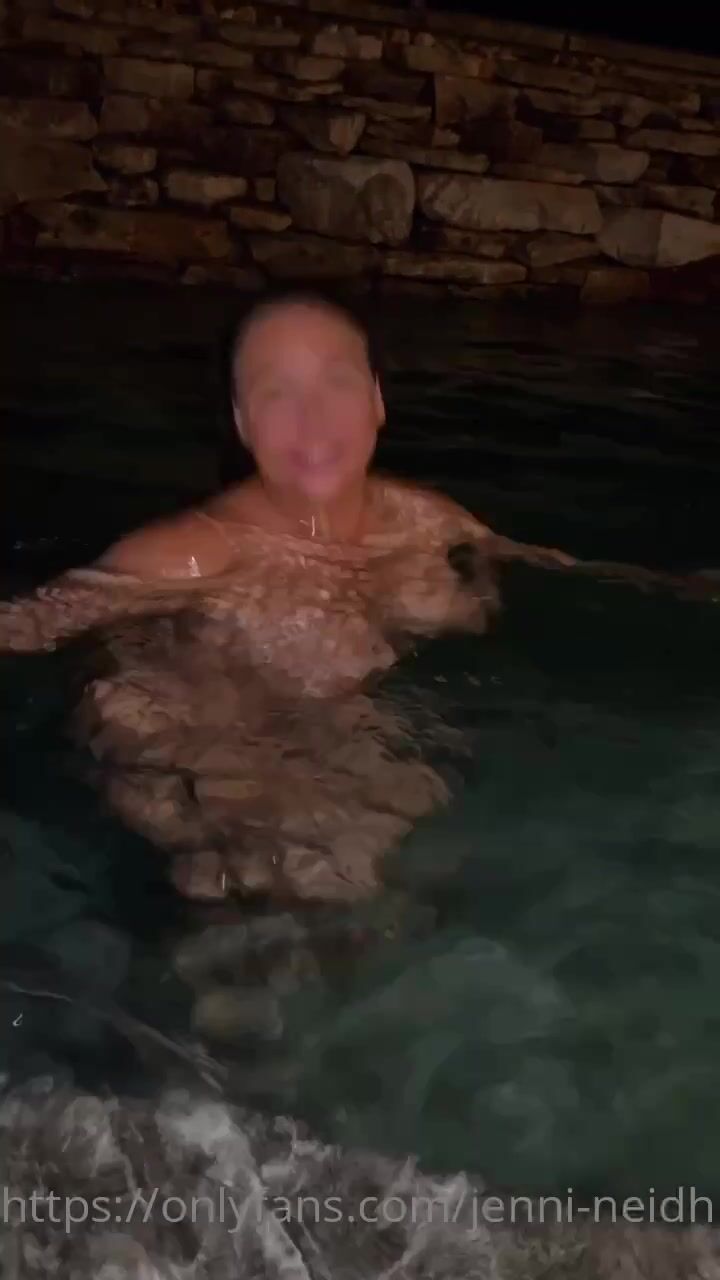 Jenni Neidhart boobs splash