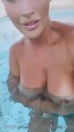Lucia javorcekova nude big tits in pool