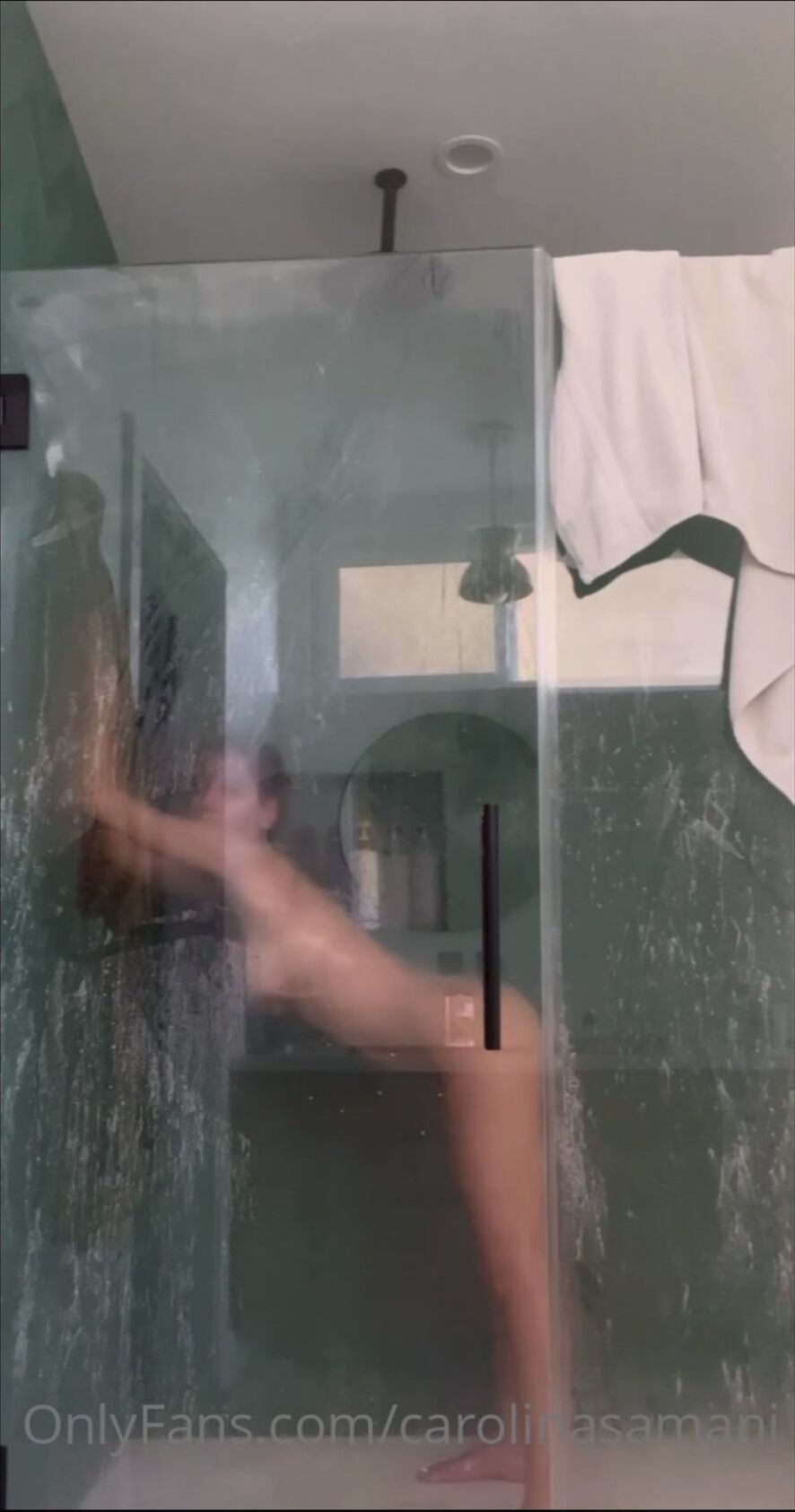 Carolina Samani Full Nude Shower