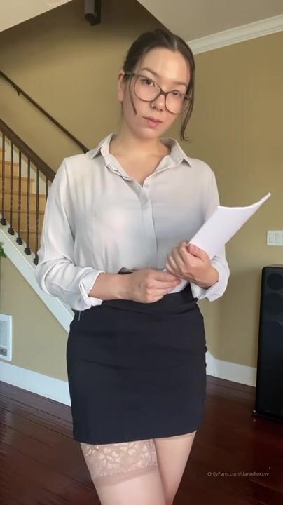 Daniellexxvv Hot Secretary