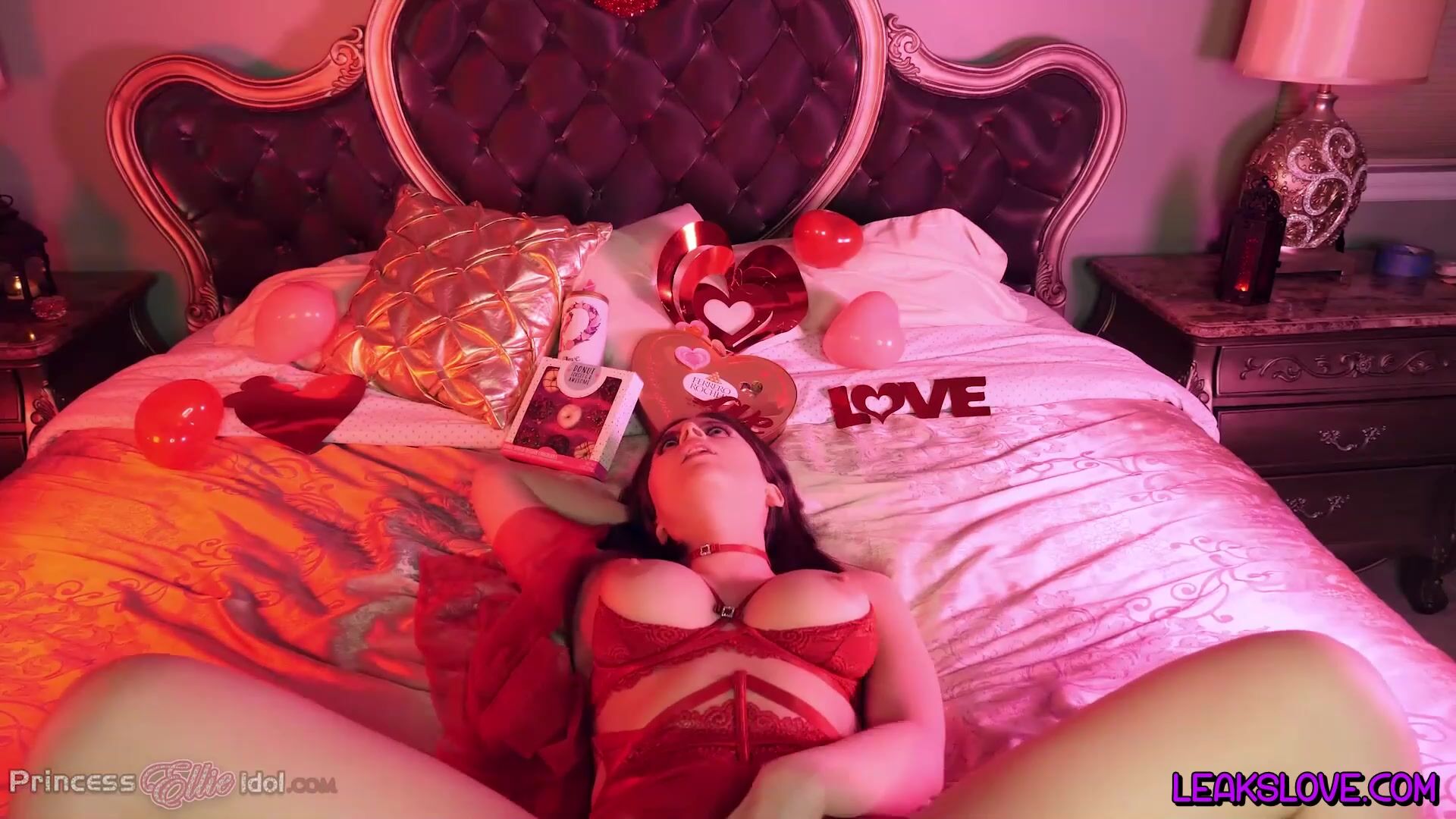Ellie Idol - Romantic Valentines Day Sex