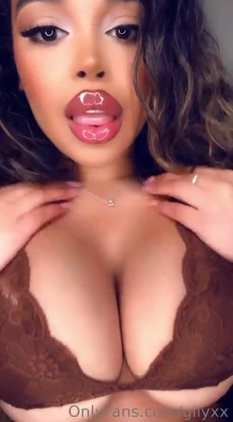 Giselle lynette onlyfans bouncing her tits