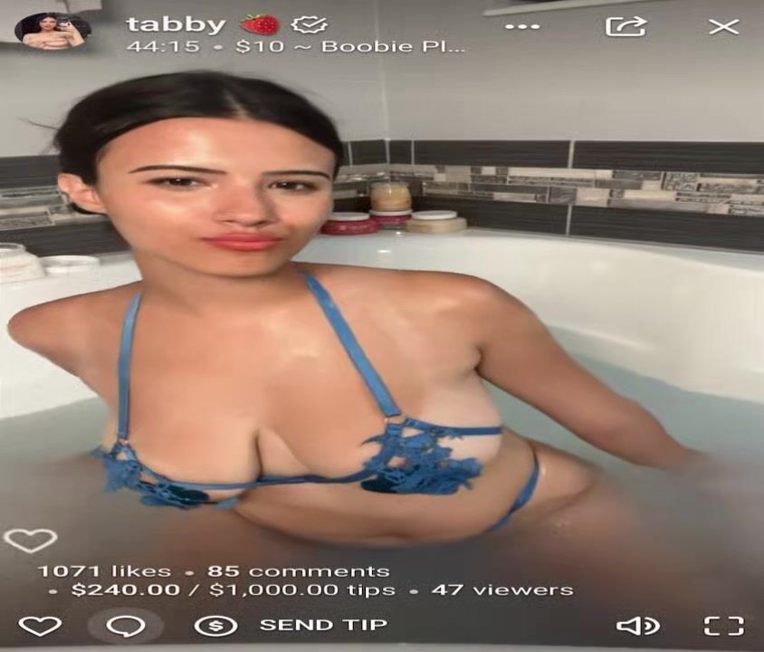 Strawberrytabs Live Bathtub Boobs Play & Pussy Rub (2)