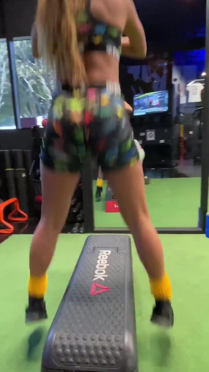 Sommer Ray workout 2
