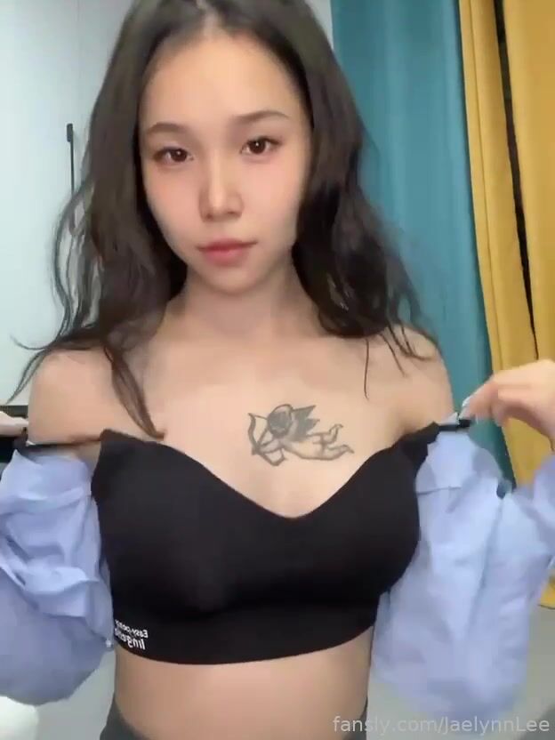 Jaelynnlee - cute asian- show her tits