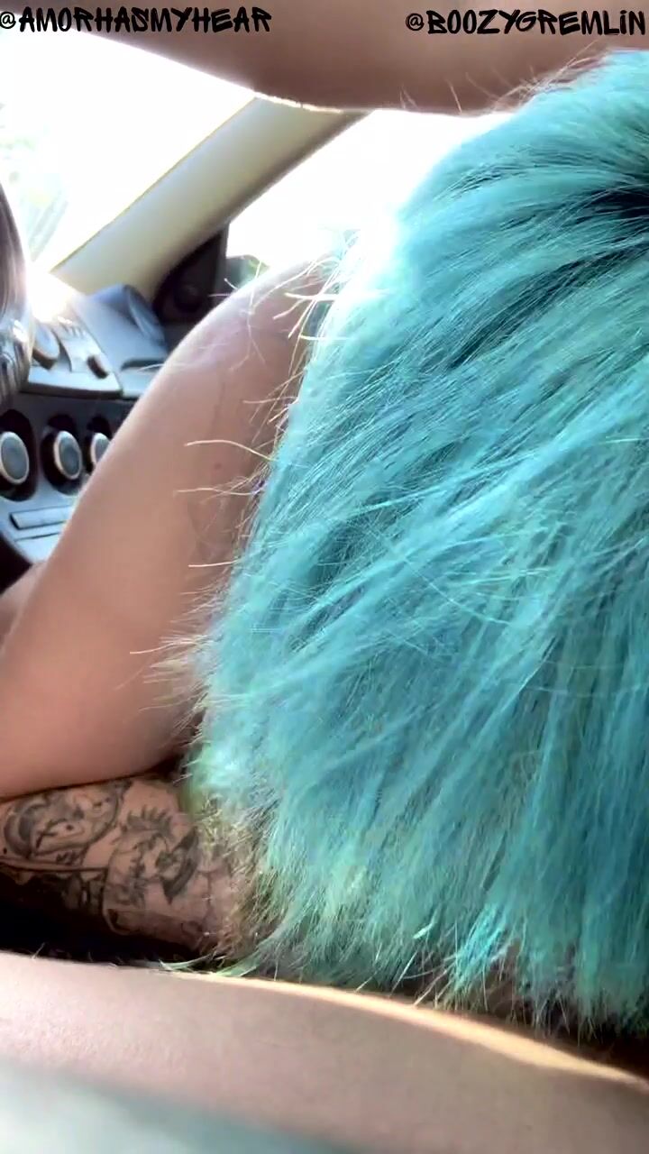 BoozyGremlinX blue hair road head